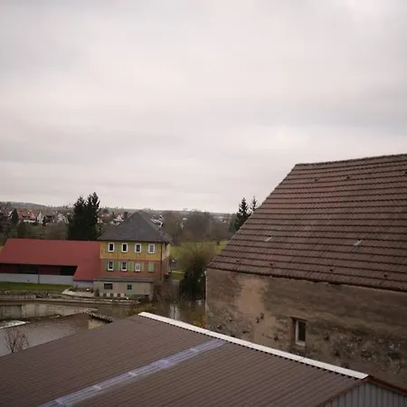 1 Dg Mit Klimaanlage Und Kleinen Balkon דירה *