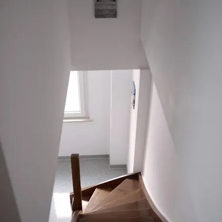 1 Dg Mit Klimaanlage Und Kleinen Balkon Appartement Oedheim