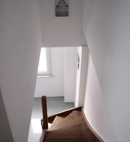 1 Dg Mit Klimaanlage Und Kleinen Balkon דירה Oedheim